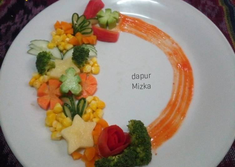 Vegetable Salad with Spicy Sauce