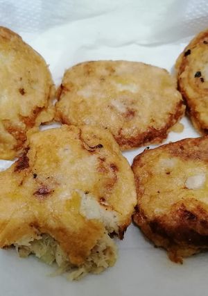 A picture of Aaloo Chicken Cutlets.