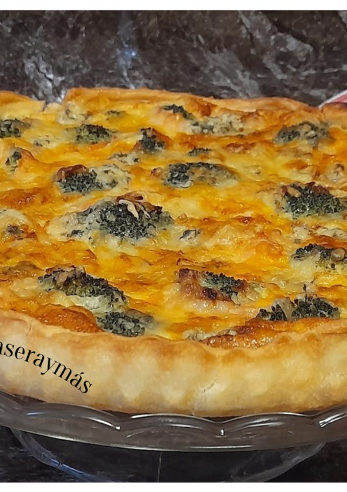 Una foto de Quiche de brócoli y salmón