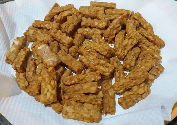 681. Tempe goreng kering