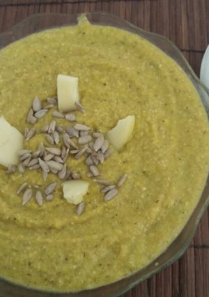 Una foto de Sopa crema de verduras con avena