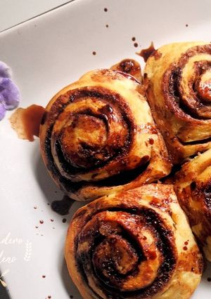 Una foto de Rollitos de canela / cinnamon roll