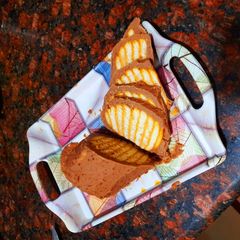 A picture of Marie biscuit cake.