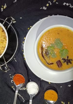 A picture of Kadhi khichdi.