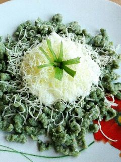 Spenótos galuska, fokhagymás tejföllel🍲 recept fotója