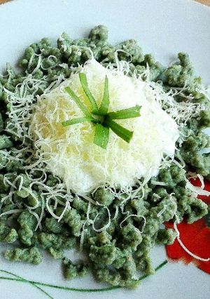 Spenótos galuska, fokhagymás tejföllel🍲 recept fotója
