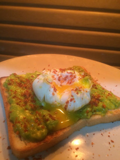 Foto resep Avocado And Poached Egg On Toast