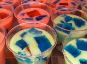 Una foto de Gelatina divertida de cuadritos (mosaico)