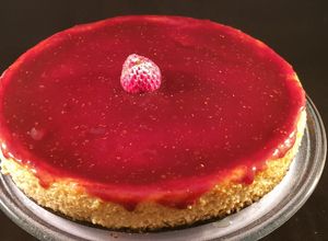 Foto principal de Tarta de queso estilo "LA VIÑA" con base de galleta y mermelada de frutos del bosque