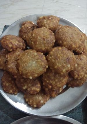A picture of Sabudana/sago vada.