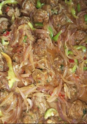 A picture of Meatball sauce.
