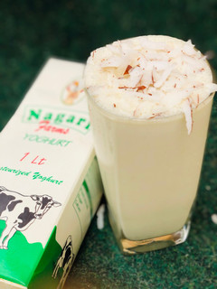 A picture of Banana coconut smoothie.