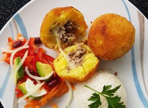 Una foto de Papas/ patatas rellenas