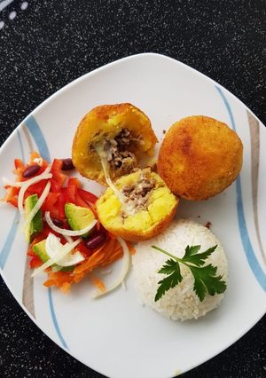 Una foto de Papas/ patatas rellenas