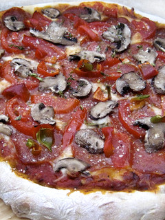 Una foto de Pizza canaria con mojo picón Guachinerfe