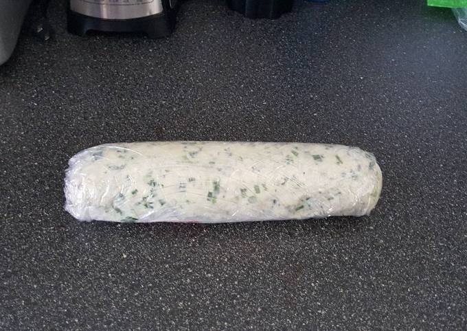 Blue cheese chive butter log