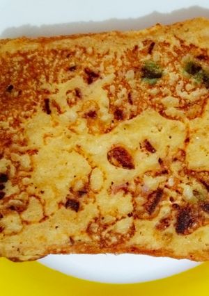 A picture of Bread toast with besan batter.