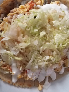 Una foto de Desayuno de campeones 1.8 Huaraches redondos con huevo revuelto
