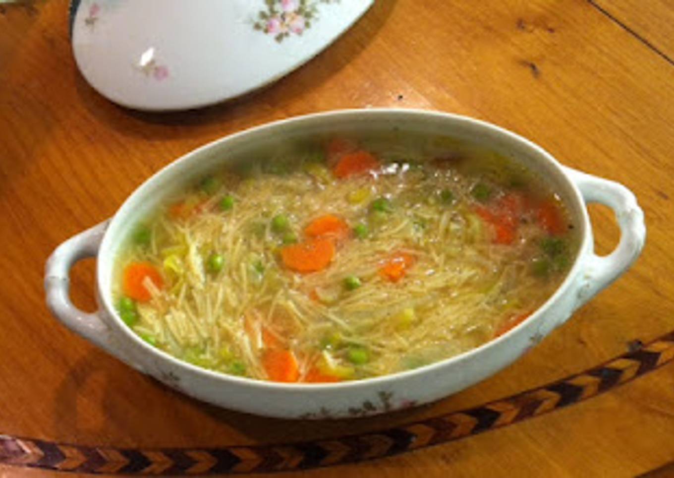 Sopa de fideos a la francesa