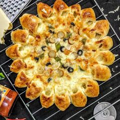 A picture of Cheesy Bites Pizza.