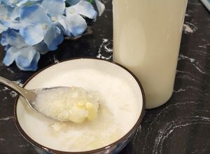 Hình của món Sữa bắp và chè bắp từ 2 trái bắp nếp.