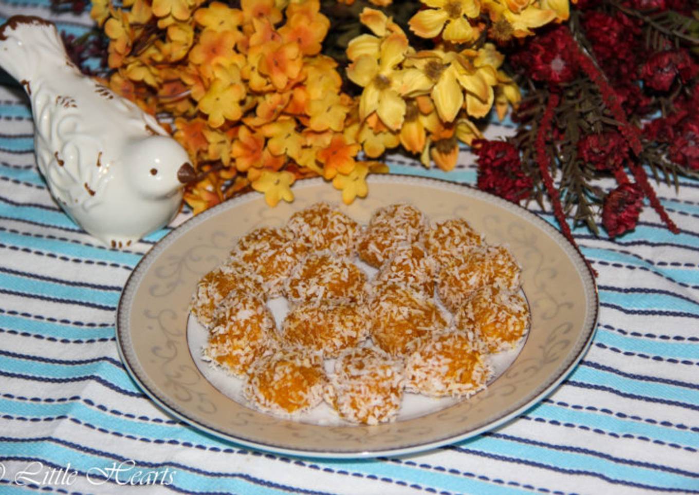 Instant Mango Coconut Ladoos