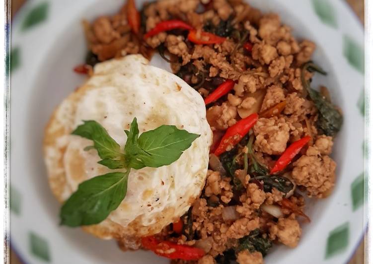 Pad Kra Pao Gai (Thai Chicken Basil)