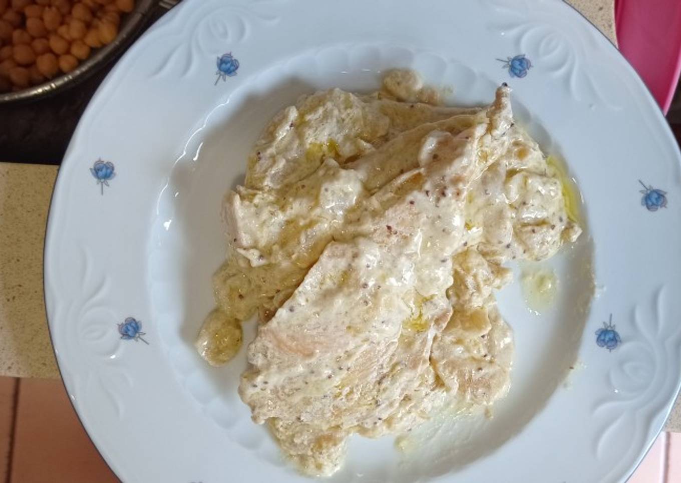 Pollo en salsa blanca manzana y miel