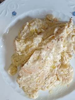 Una foto de Pollo en salsa blanca manzana y miel