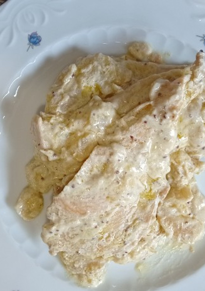 Una foto de Pollo en salsa blanca manzana y miel