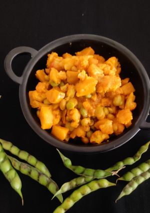A picture of Tuvar cauliflower sabji.