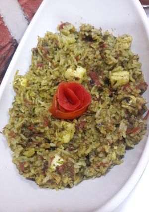 A picture of Palak paneer pulav.