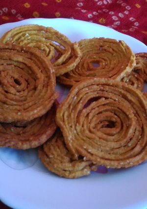 A picture of Chakali.