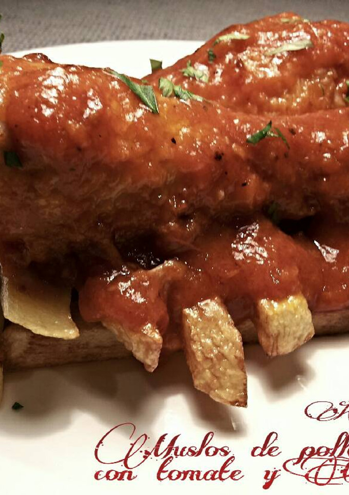 Una foto de Muslos de pollo en tomate y aromas orientales
