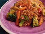 Noodles με Λαχανικά και Φυστικοβούτυρο