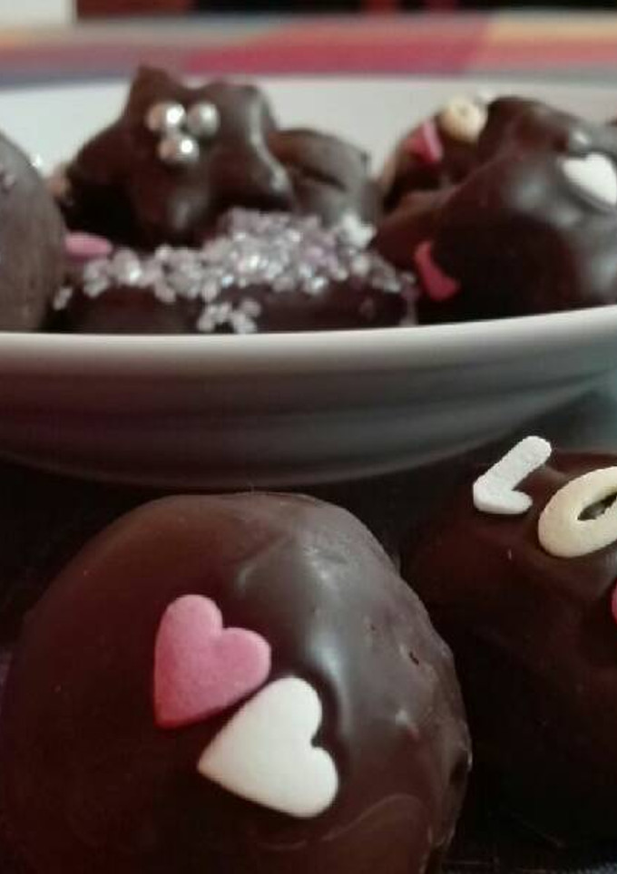 Una foto de Bizcobolas recubiertas de chocolate