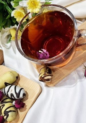 عکسی از دستور خرما مغزدار شکلاتی