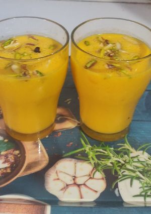 મેંગો મીલ્કશેક (Mango Milkshake Recipe In Gujarati) રેસીપી મુખ્ય ફોટો