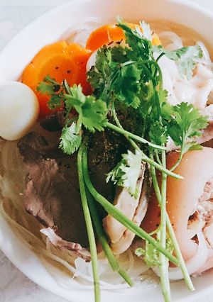 Hình của món Hủ tiếu khoanh giò.
