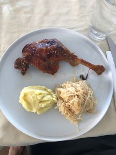 Kacsa/Libacomb krumplipürével és savanyúkáposztával recept fotója