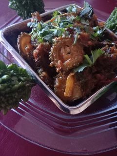 कारल्याची भाजी😋 (karlyachi bhaji recipe in marathi) रेसिपी चे मुख्य फोटो