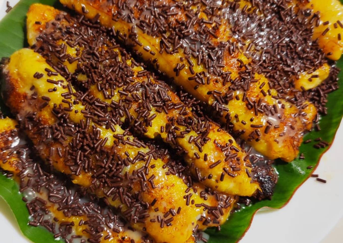 Pisang plenet bakar mesis coklat