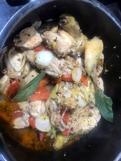 Una foto de Pollo a la cacerola a mi manera ❤️súper fácil..