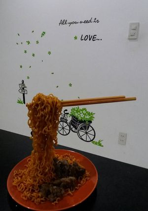 Hình của món Mì bay thần thánh.