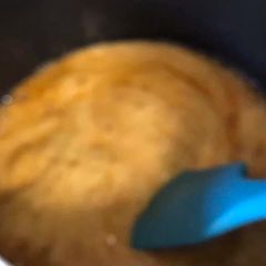 A picture of Caramel sauce.