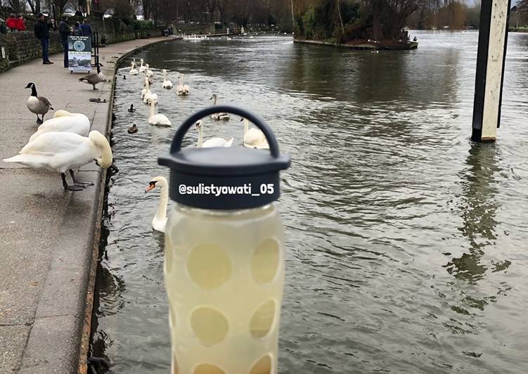 Resep Infused Water  Kurma + Plum Kering yang Menggugah Selera