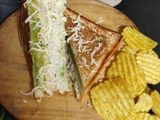 વેજીટેબલ ગ્રીલ સેન્ડવીચ (Veg. grill sandwich recipe in gujarati)
