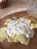 Ravioles con salsa blanca