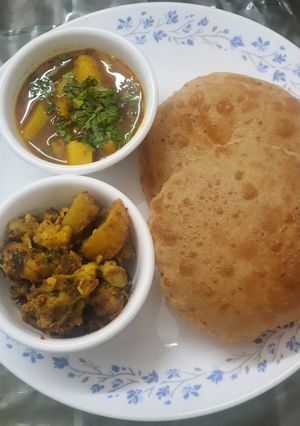अजवाइन की पूरी (ajwain ki poori recipe in Hindi) रेसिपी मुख्य फोटो