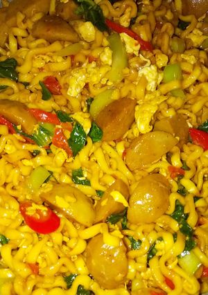 Foto resep Mie goreng bakso pedas manis